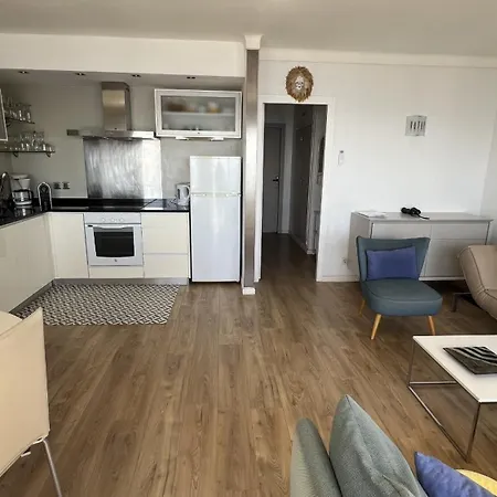 Apartamento Vista Mar Y Parking En Rosas
